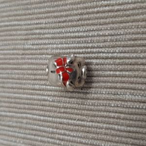 Adorable piggy bank Pandora charm